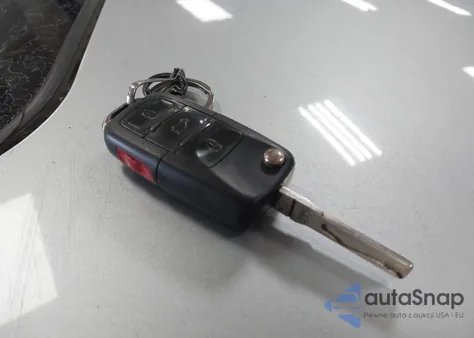 2006 Volkswagen New Beetle 2.5 from USA, damaged, VIN 3VWRW31CX6M400716